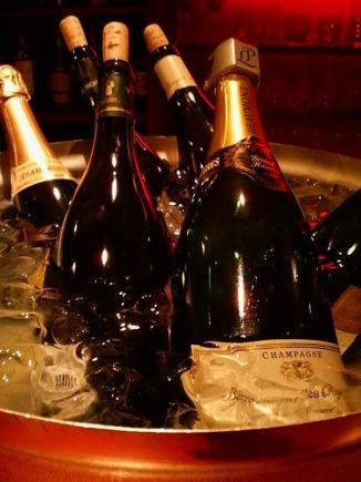 【要事前予約】ワイン好き必見!!多種多様のワインが飲めるワインバイキングプラン2時間5,000円