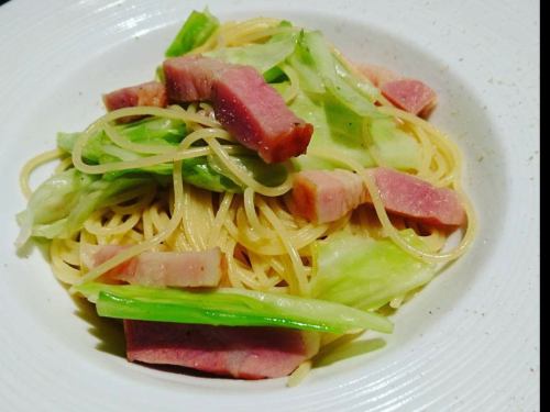 Yuzu pepper pasta with cabbage and bacon