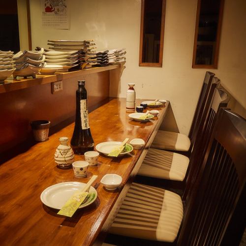 2名席のテーブルが3つございます