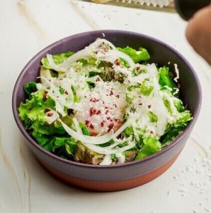 新鮮野菜のシーザーサラダ