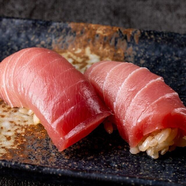 低価で愉しめる職人の鮨とおでんが名物!2名様から個室利用可◎