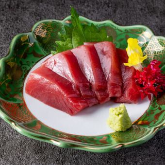 Bluefin tuna lean sashimi