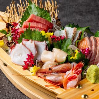 ＜1月以降＞◎生ビール付3H飲放題◎鶏白湯おでんと鮨など贅沢11品『名物コース』6000円⇒5000円