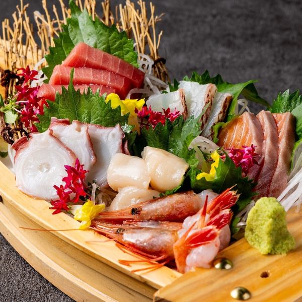 旨味が凝縮された“鶏白湯おでん”と鮮度抜群の“築地海鮮”