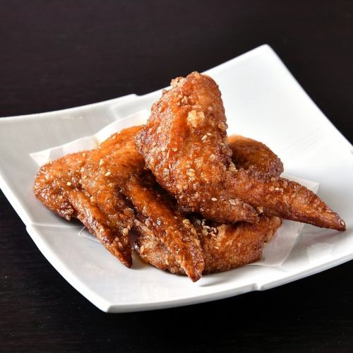 Addictive fried chicken wings with Saisai chicken