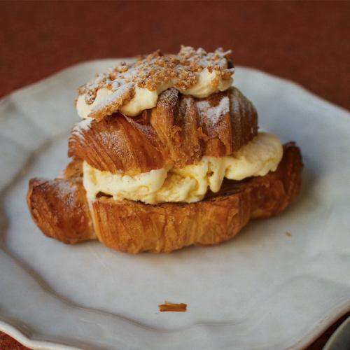 【MELLOWのアレンジクロワッサン】シナモンチーズクリーム　バニラアイスサンド