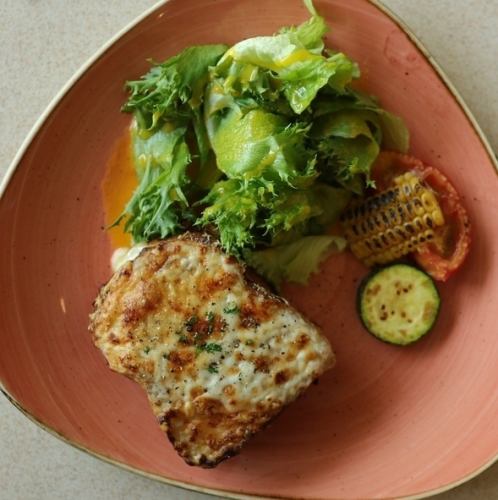 3種のチーズとプロシュートのクロックムッシュ