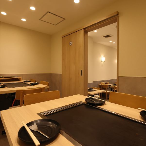 最大10名までの個室席ございます！個室の予約については電話でのご予約をお願いいたします。※【混雑時】個室に2テーブルございますので、4名以下のお客様については隣のテーブルに別のお客様が来られる可能性があります。ご容赦ください。