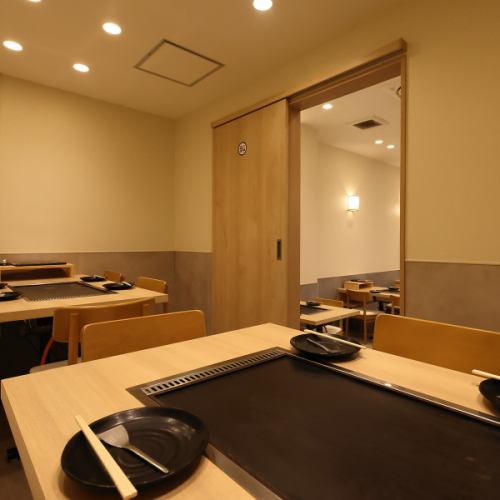 <p>最大10名までの個室席ございます！個室の予約については電話でのご予約をお願いいたします。※【混雑時】個室に2テーブルございますので、4名以下のお客様については隣のテーブルに別のお客様が来られる可能性があります。ご容赦ください。</p>