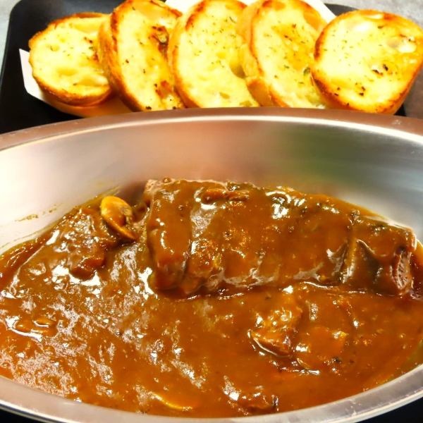 自慢の牛タンをふんだんに使った『牛タンシチュー』
