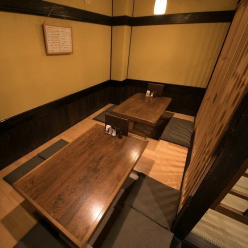 ●[~For small banquets, table seats, up to 8 people~]● Seating for 8 people where you can have fun chatting with friends♪ Perfect for a drinking party with a small group! /Birthday/Anniversary/Entertainment