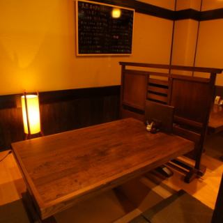 ●【~Dating, Tatami room seats, up to 2 people~】● The relaxing interior is recommended for dates♪Izakaya/Japanese food/Banquet/Private room/Tatami room/Semi-private room/All-you-can-drink/Birthday/Anniversary/Entertainment