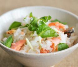 Mixed rice with coho salmon and mitsuba leaves