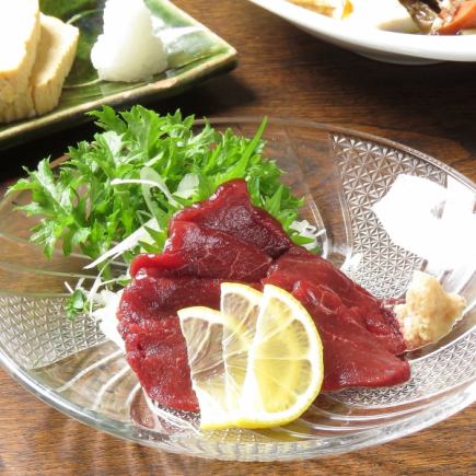 ◆Luxurious Ultimate Course◆ Marbled Wagyu Beef Sukiyaki and a luxurious assortment of horse sashimi from Kumamoto Prefecture (6 dishes) 8,800 yen