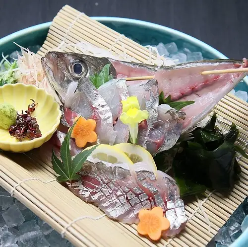 Live horse mackerel sashimi