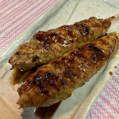 Please enjoy our very popular "Raw Tsukune"! At Torizen, we make each one with great care! We also have new rice from contracted farmers in stock, and we also offer delicious rice and pot rice!
