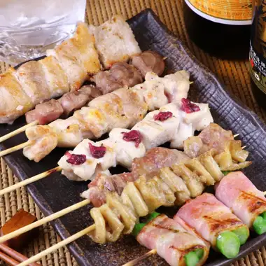 充実の品揃え！人気料理をはじめ趣向を凝らしたメニューが食べ放題！＋500円で生ビールも飲み放題！