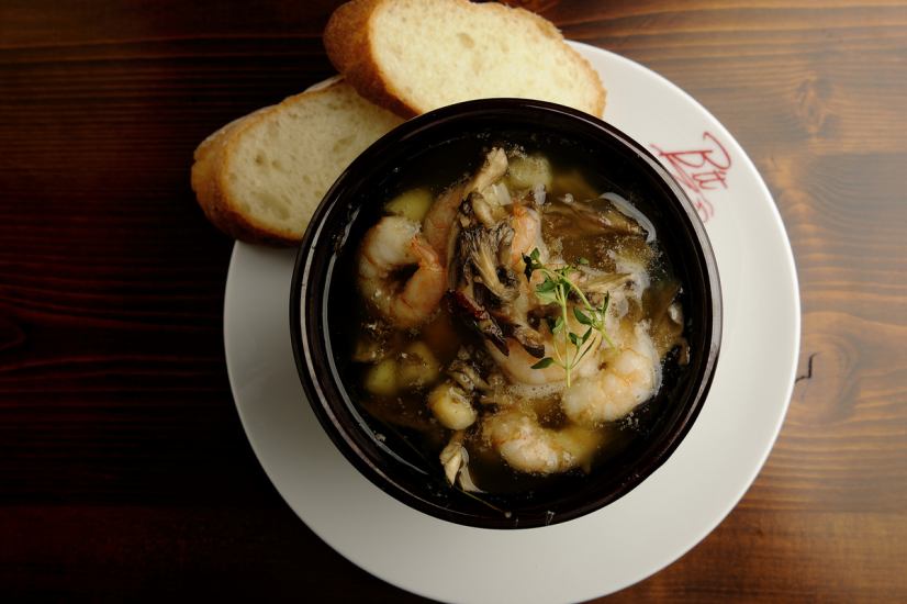 厳選素材×伝統工芸。世界基準への挑戦し続ける新潟の人気店！