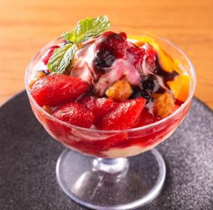 【秋冬味覚堪能フェア】至福のいちごパフェ
