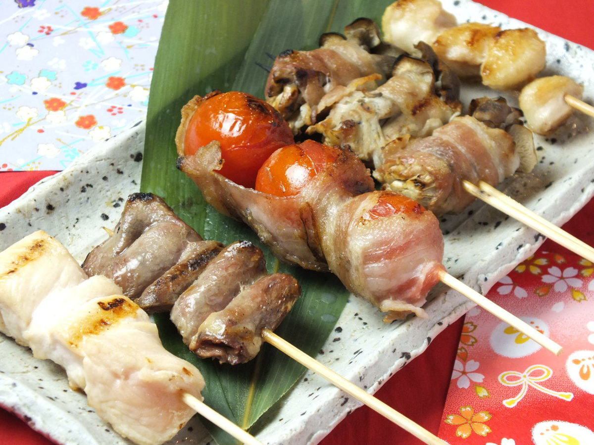 A well-known restaurant where you can enjoy the ultimate "chicken" such as the famous mizutaki and the proud skewers!