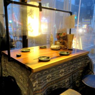 Please enjoy the yakitori grilled with great care and our prized mizutaki while relaxing in our spacious seats!