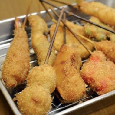 Our prided dish! [Kyobashi's Large Kushikatsu ☆] A sense of volume ◎ We carefully deep-fry each piece