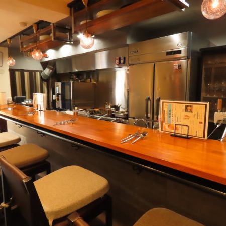 落ち着いた店内と絶品料理が2人の空間を彩る◎