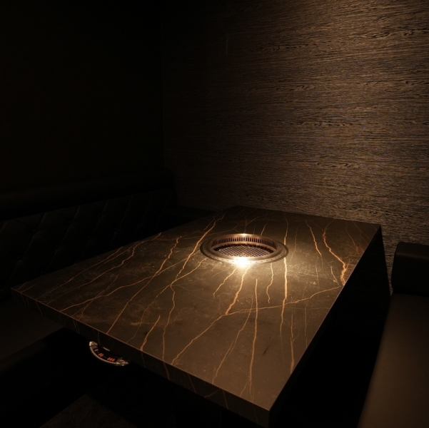 プライベートなお食事やご接待、記念日などの特別な日にも最適。また、当店は煙を気にせずにお食事をお楽しみいただける、無煙ロースターを完備しております◎栄駅徒歩２分とアクセス良好ですので、ぜひお気軽にお立ち寄りください。