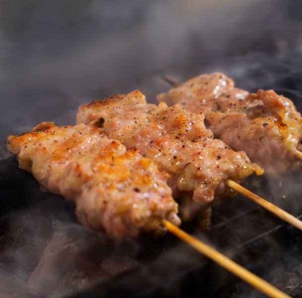 【備長炭で焼き上げる本格焼き鳥◆定番メニューから希少部位まで豊富な品揃え◎】焼鳥各種1串200円より