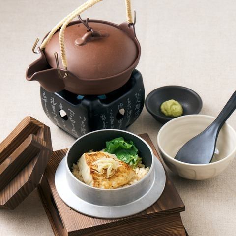 季節の釜飯　真鯛の釜めし