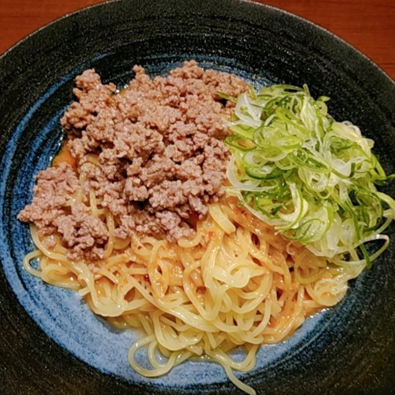 Shirunashi Tantanmen / 漢堡牛排配熱球 / 豬肉片和蔬菜壽喜燒風格 / 味噌醬油炒雞肉和捲心菜