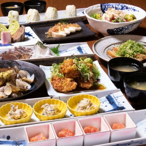 Courses with all-you-can-drink options are available from 4,000 yen. All-you-can-eat and drink options available too!
