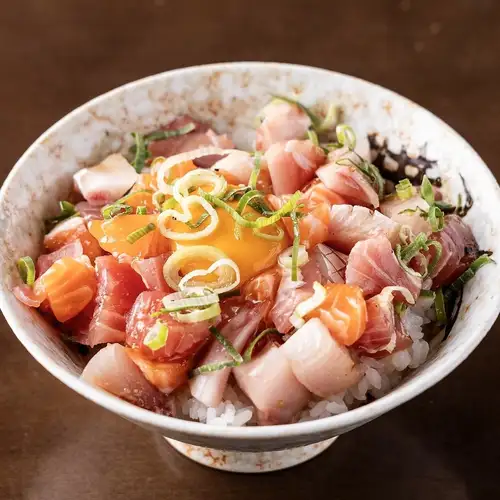 海鮮ユッケ丼