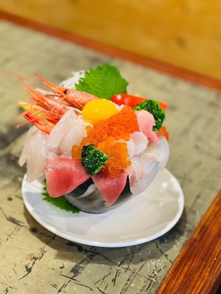 ☆人気の絶品ランチ☆1日限定5食「漁師てんこ盛り海鮮丼」