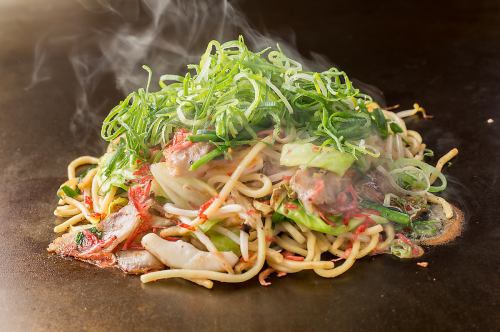 Salt fried noodles with green onions