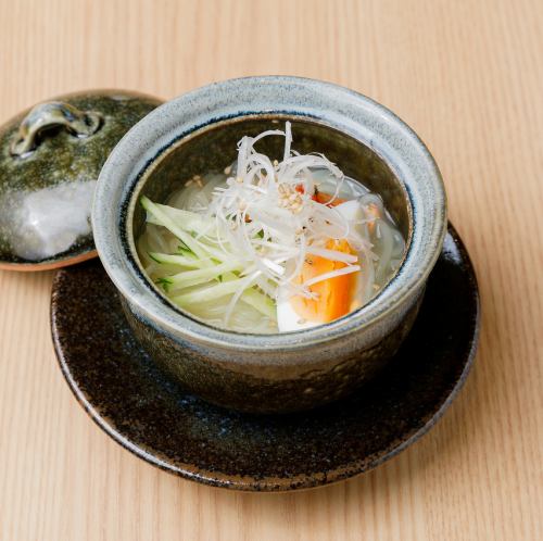 【真焔の冷麺】20時間、手間を惜しまぬスープが主役