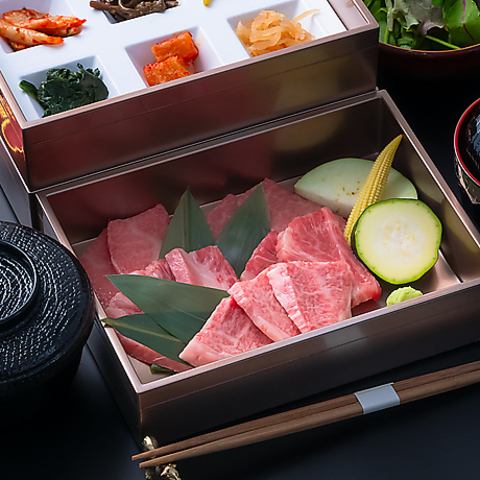 由歷史悠久的「肉之大榮」經營的烤肉店！來這家烤肉午餐店品嚐神念引以為傲的和牛吧。