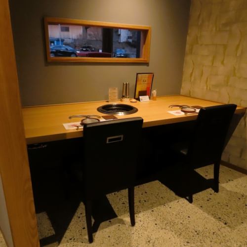 <p>ゆったりとご利用いただける個室を5室ご用意しております!落ち着いた雰囲気の中で、大切な方との特別な時間をお過ごしいただけます。特別な日のお祝いにも最適なプライベートな空間で、心ゆくまでお食事をお楽しみください♪</p>