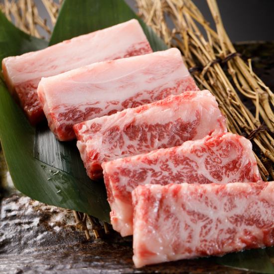 We offer carefully selected Wagyu beef in the form of new yakiniku such as vegetables and condiments.