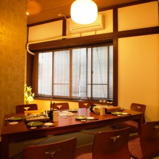 ゆったり寛ぐ少人数向け個室や大人数でも安心の個室など様々ご用意しておりますのでお気軽にご相談ください。