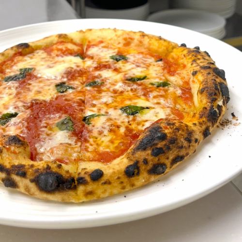 [The chewy texture is irresistible! Our proud dish overflows with deliciousness◎] Pizza made with low-temperature aged dough from 1,430 yen (tax included)