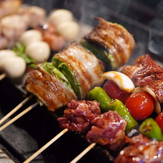 Exquisite yakitori grilled by the owner who trained at ``Yakitori no Hachibei'' for many years.