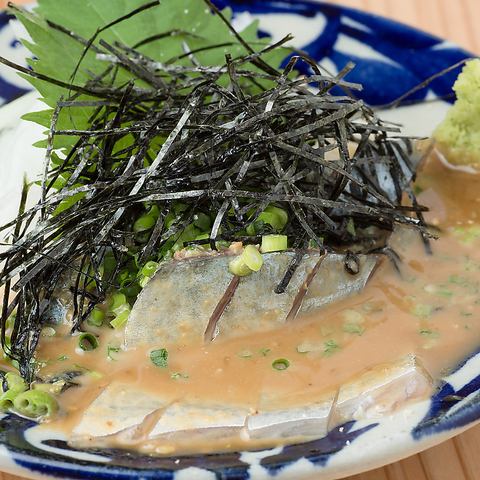 当然是烤鸡肉串！从日常菜单到结局和甜点，一切都很美味。