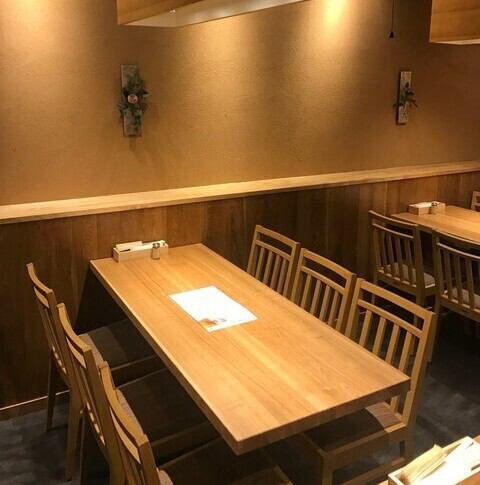 店内は大人数から少人数まで様々なシーンでご利用いただけます！