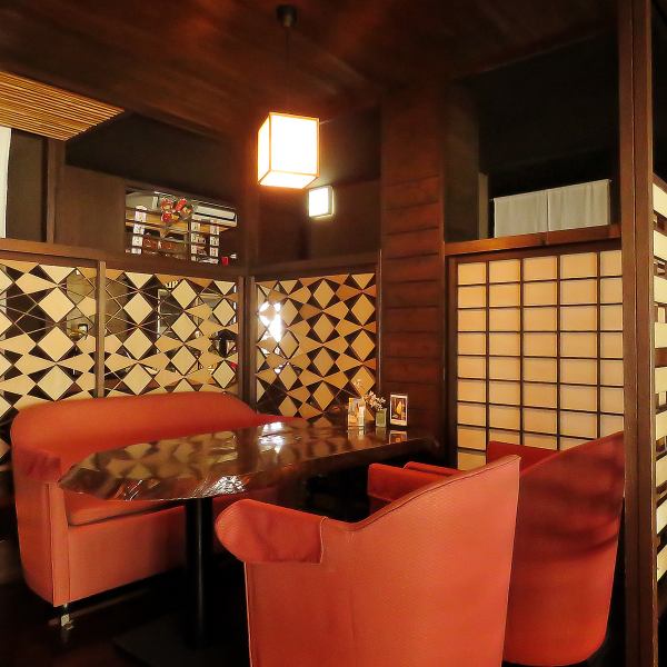 You can enjoy seasonal dishes while listening to jas in a modern Japanese style restaurant.There are various types of seats, tatami mats, digging trowels, sofas, counters, etc., so they can be used in all everyday situations.