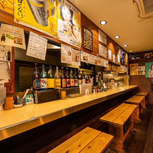 【サク飲みやひとり飲みにも◎】カウンター席もあるので1人でも気軽に入れるお店。お酒に合うお料理を多数取り揃えておりますので、こだわりの日本酒や焼酎と一緒にお楽しみいただけます。ペット不可