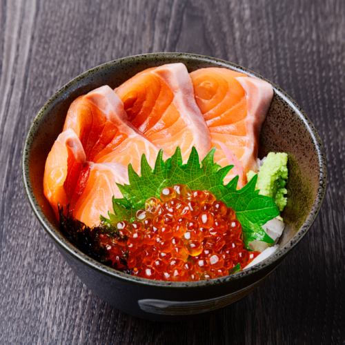 Salmon and salmon roe rice bowl