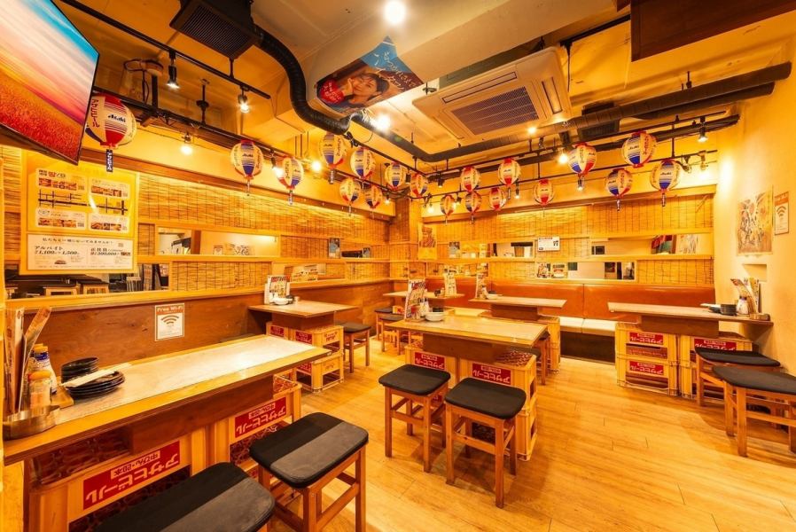 名古屋駅のすぐ近くに懐かしい下町の酒場を再現しました肩を寄せ合い食事する空間は、日頃の疲れを癒します♪昭和と令和がうまく融合した雰囲気は◎開放感がありながらも、どこかアットホームな感じもする独特な雰囲気は他にない魅力といえます♪名古屋に貴重な喫煙可能店です♪【名駅/ビアガーデン/居酒屋/宴会/合コン】