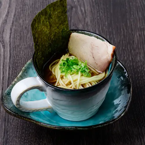以迷你拉面结束这顿饭