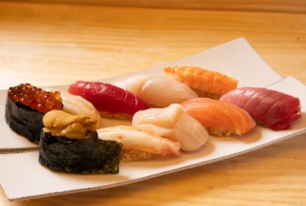 [Lunch/Chef's Choice Set] Rintoku: Fatty tuna, sea urchin, salmon roe, 10 nigiri sushi and soup of the day